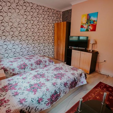 Dimitrovi Apartment Sofia Esterno foto