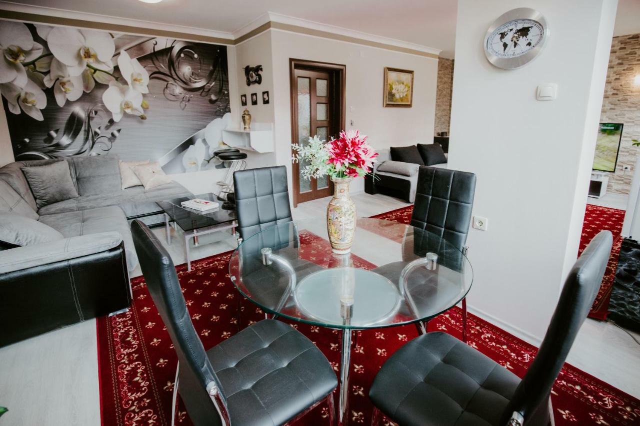 Dimitrovi Apartment Sofia Esterno foto
